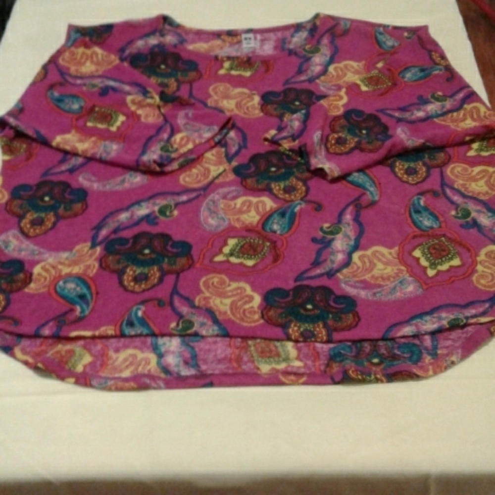 It's WOMEN'S Sweater size 3XL (AJ)